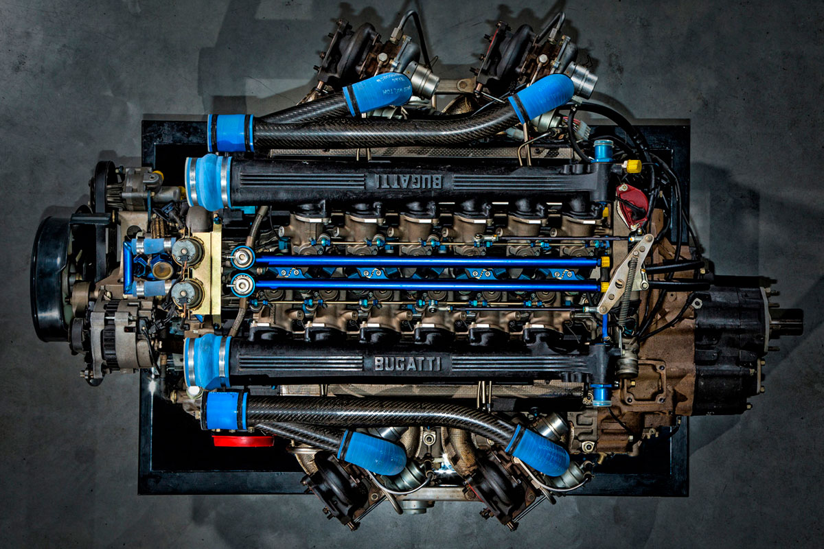 Motor-V12-Bugatti-EB110